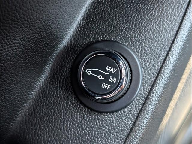 used 2023 Chevrolet Traverse car, priced at $28,900