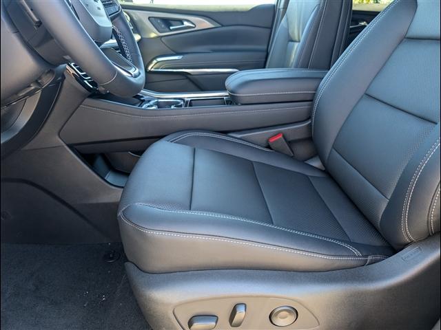 new 2026 Chevrolet Traverse car, priced at $48,318