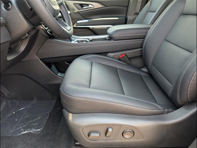 new 2026 Chevrolet Traverse car, priced at $45,818