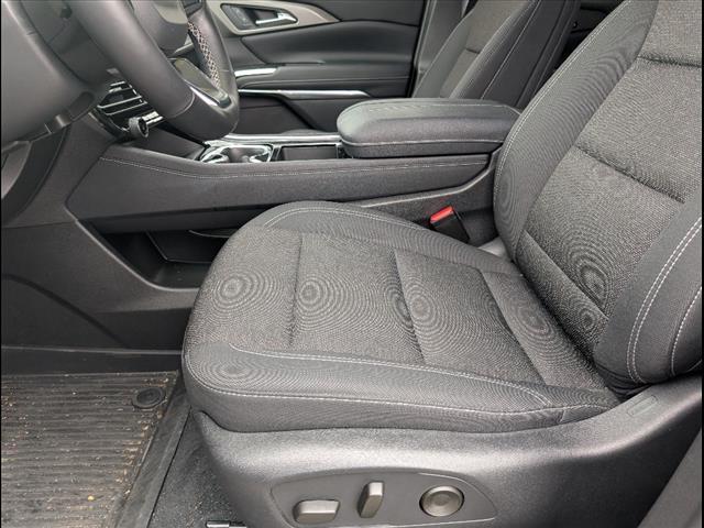 used 2025 Chevrolet Traverse car, priced at $40,816