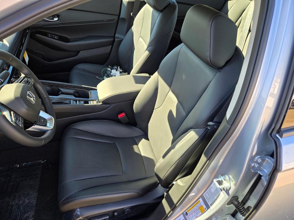 new 2025 Honda Accord Hybrid car, priced at $42,840