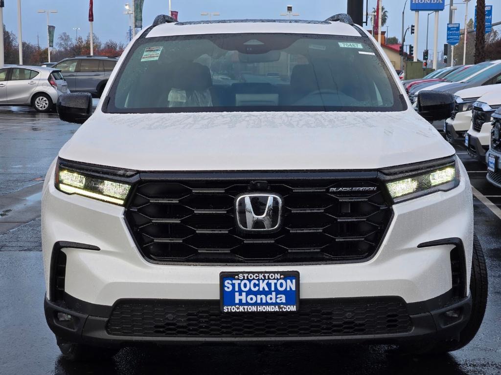 new 2025 Honda Pilot car, priced at $59,220