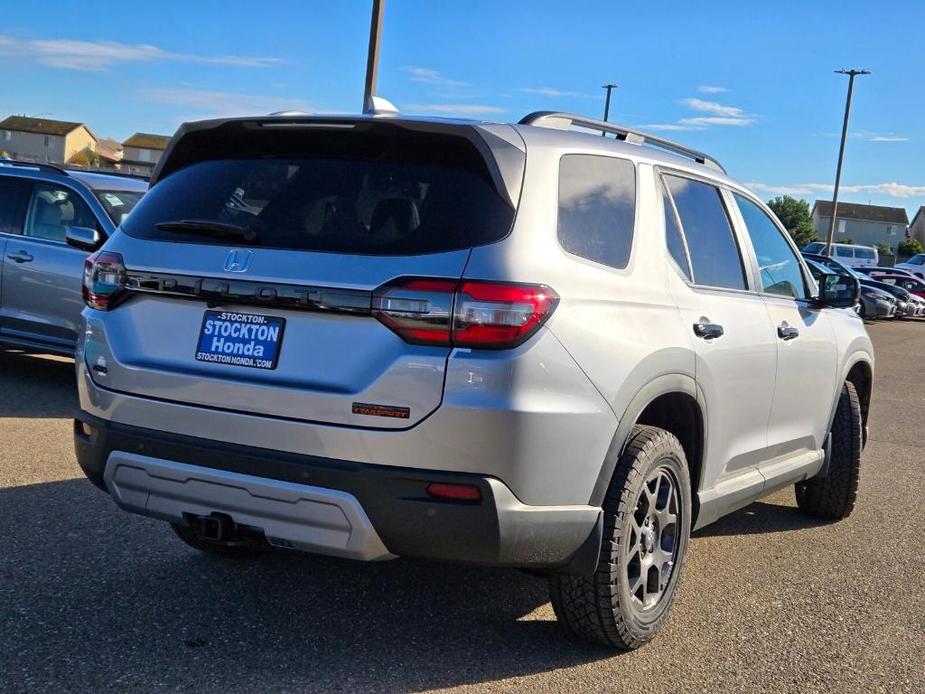 new 2025 Honda Pilot car, priced at $53,585