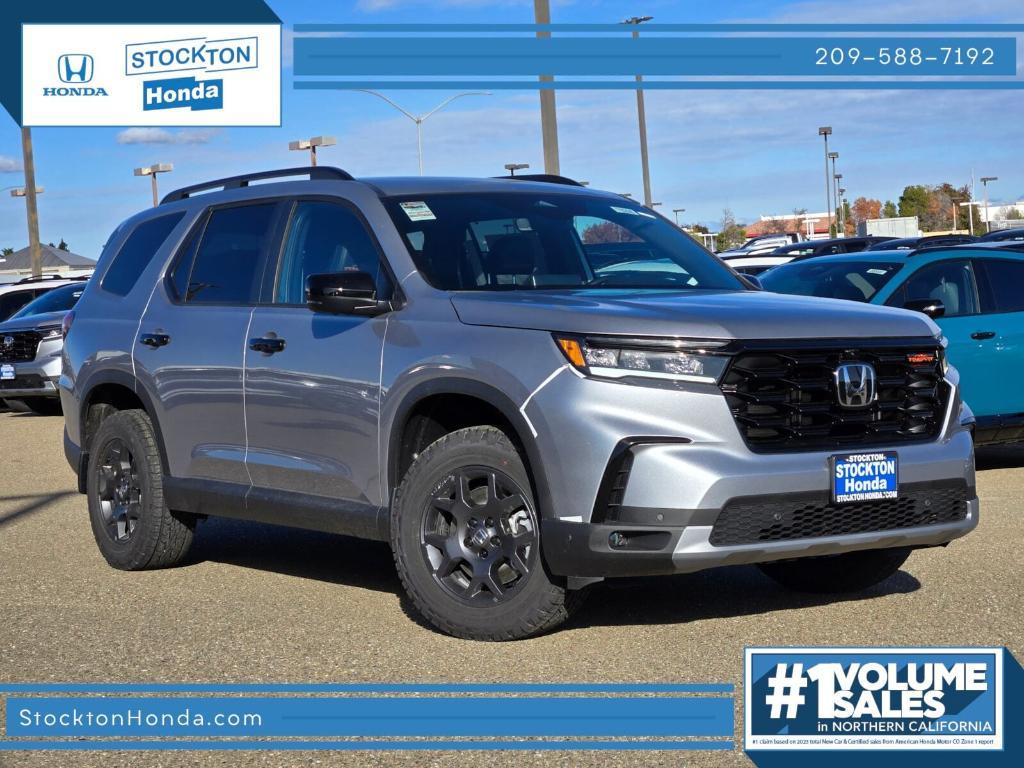 new 2025 Honda Pilot car, priced at $53,585