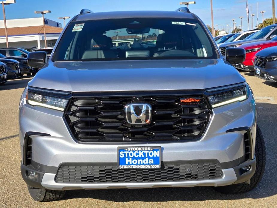 new 2025 Honda Pilot car, priced at $53,585