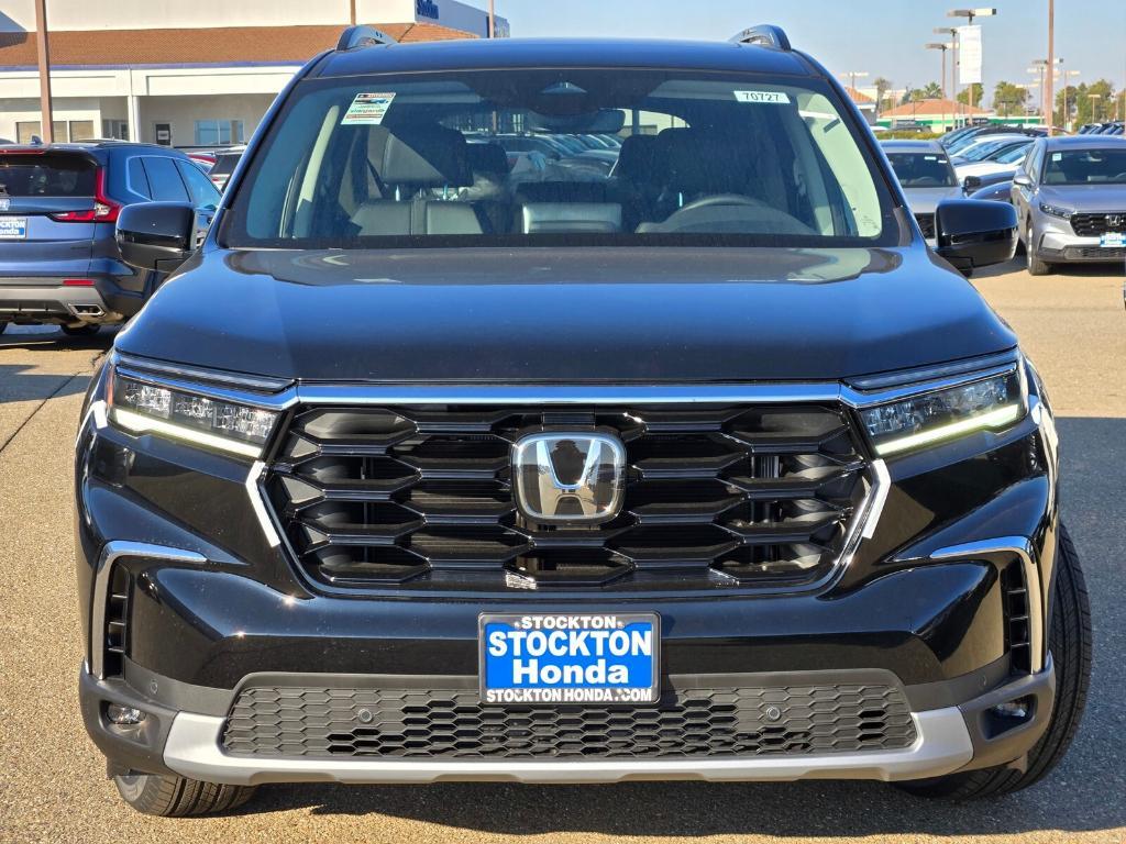 new 2025 Honda Pilot car, priced at $51,685