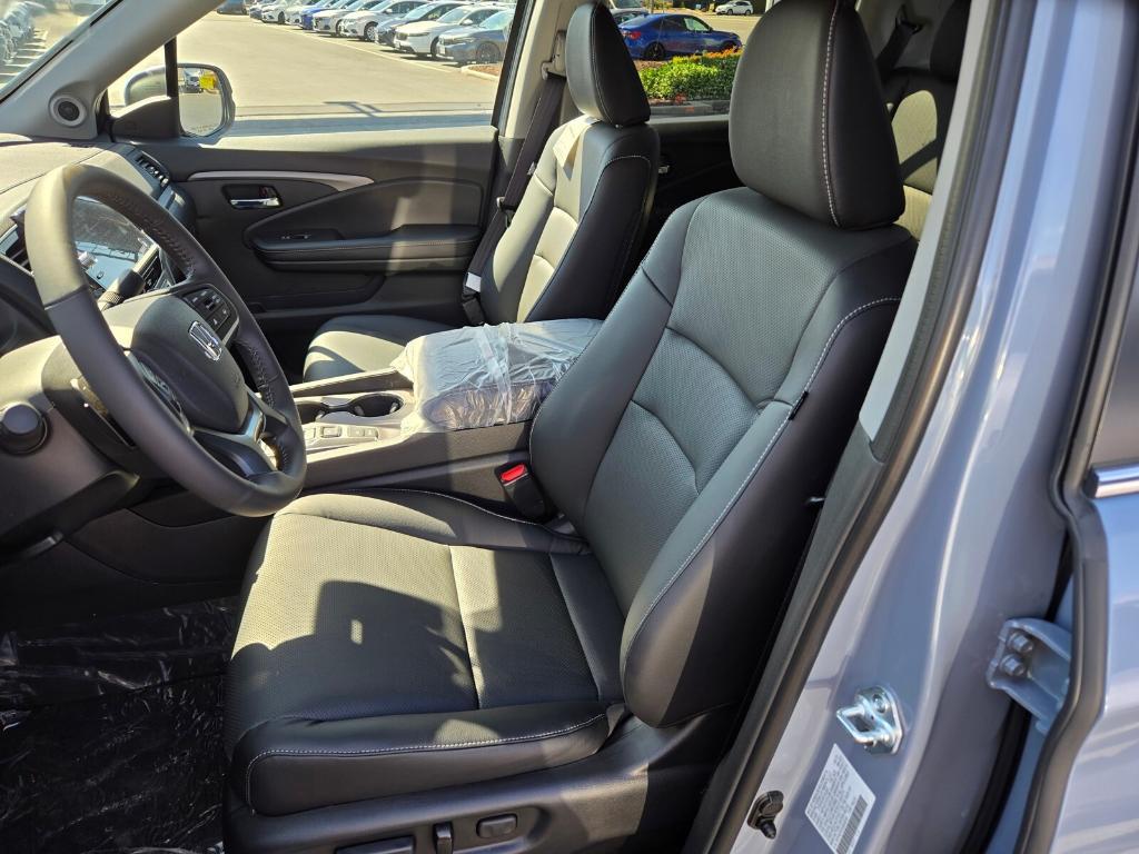 new 2025 Honda Ridgeline car, priced at $47,775