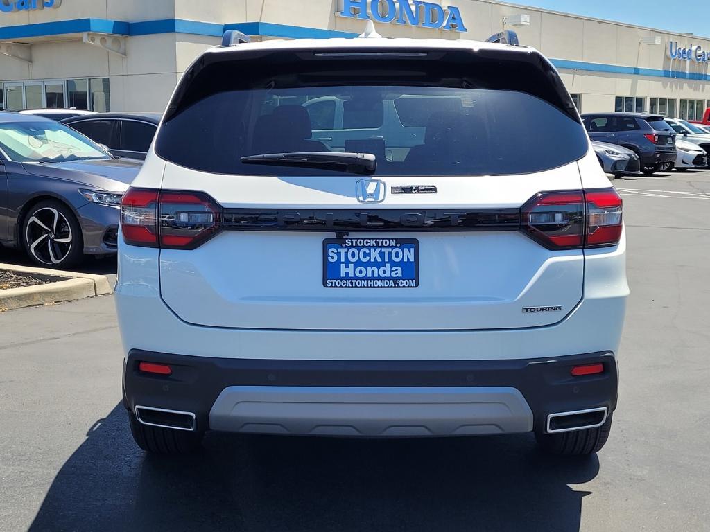 new 2025 Honda Pilot car, priced at $54,195