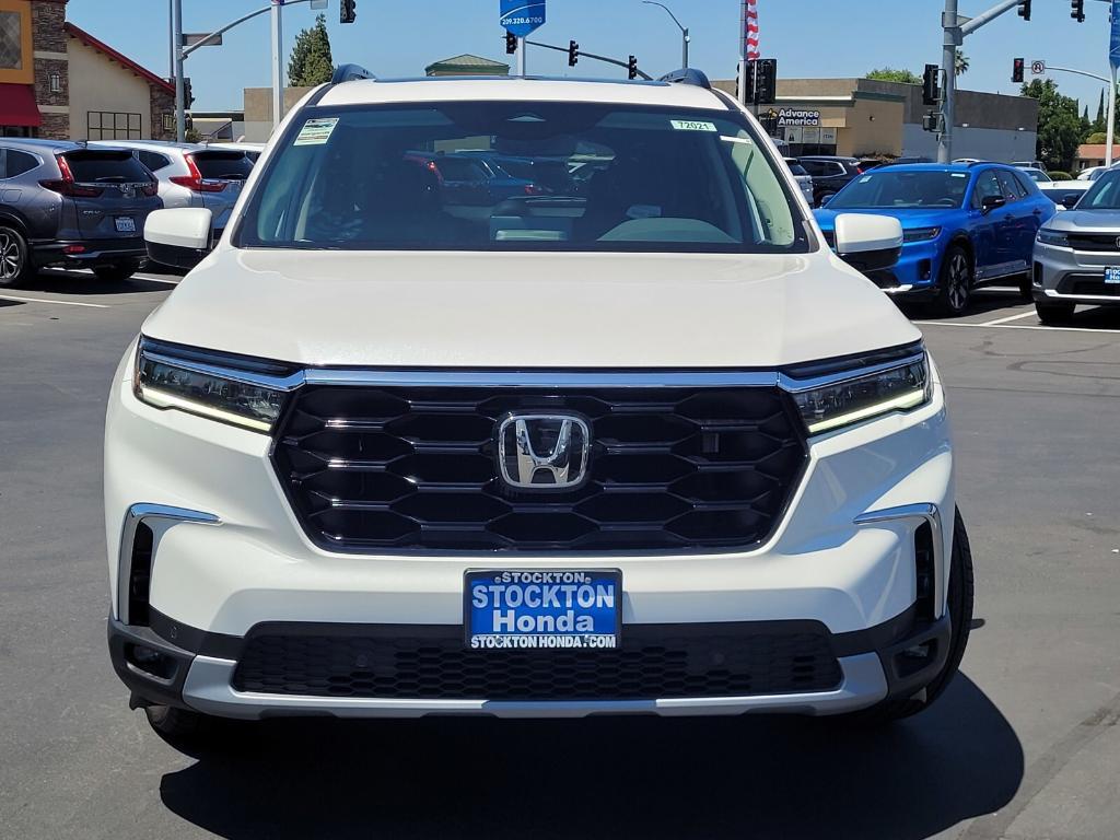 new 2025 Honda Pilot car, priced at $54,195