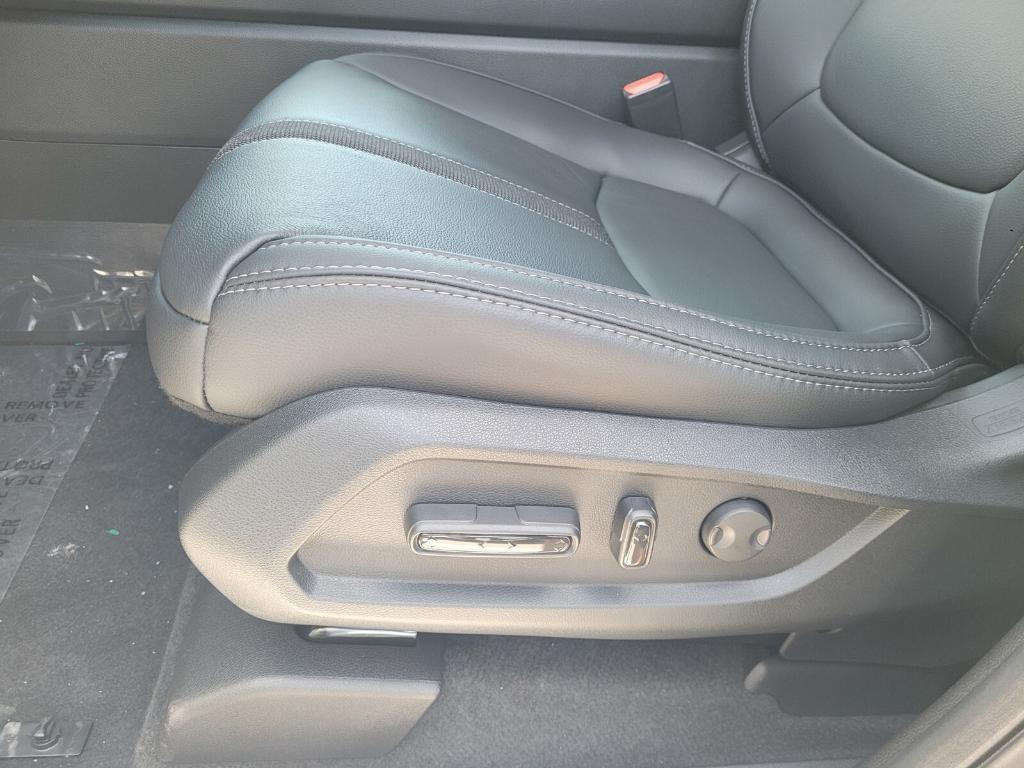 new 2025 Honda Pilot car, priced at $54,195