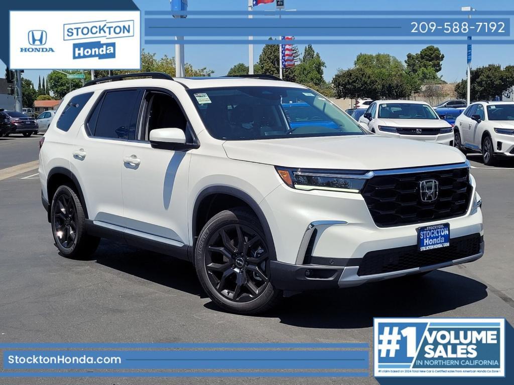 new 2025 Honda Pilot car, priced at $54,195