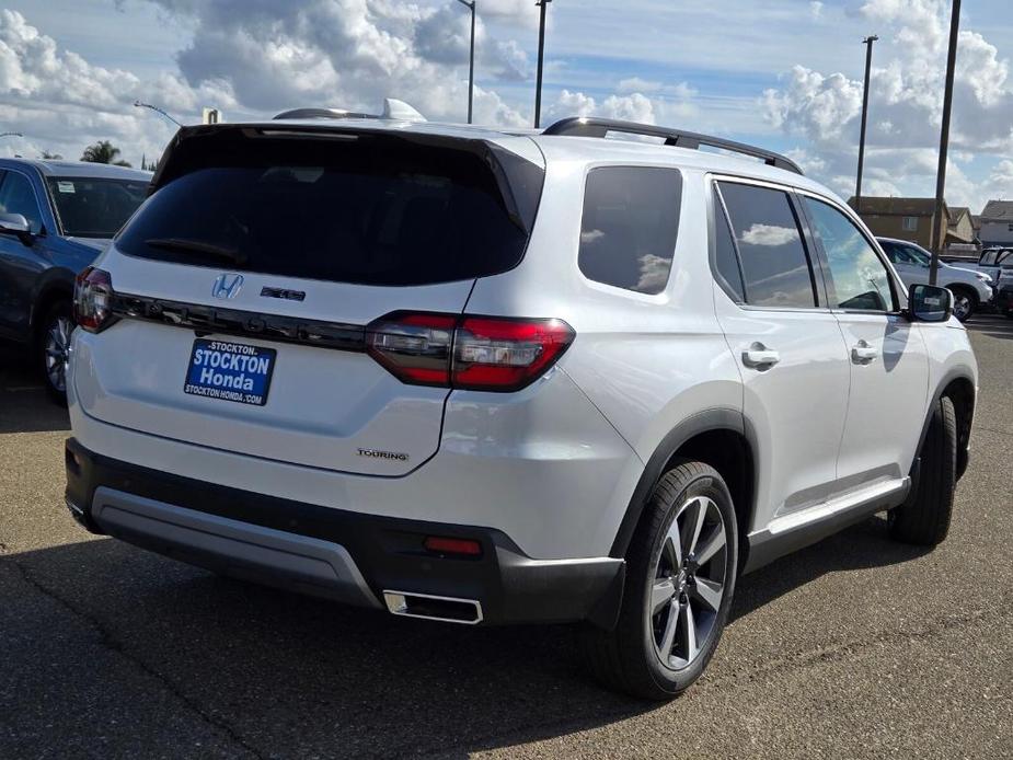 new 2025 Honda Pilot car, priced at $52,140