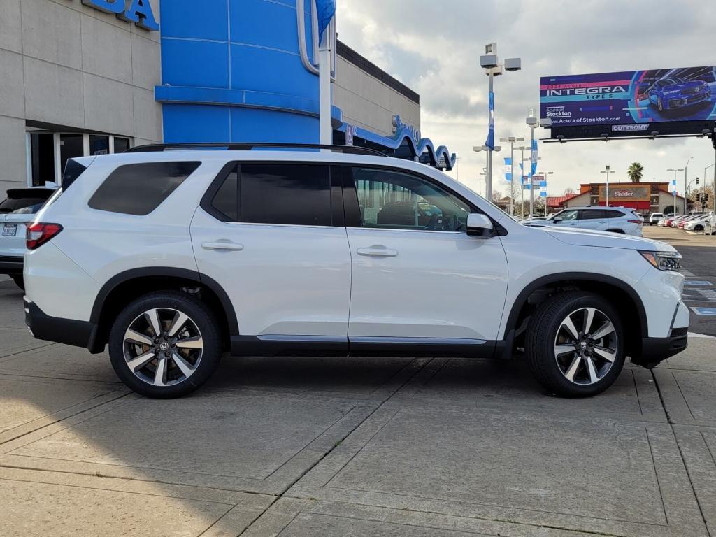 new 2024 Honda Pilot car, priced at $53,620