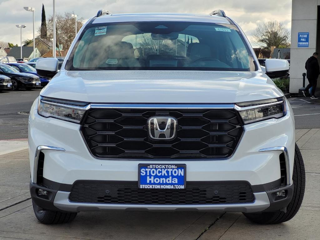 new 2024 Honda Pilot car, priced at $53,620