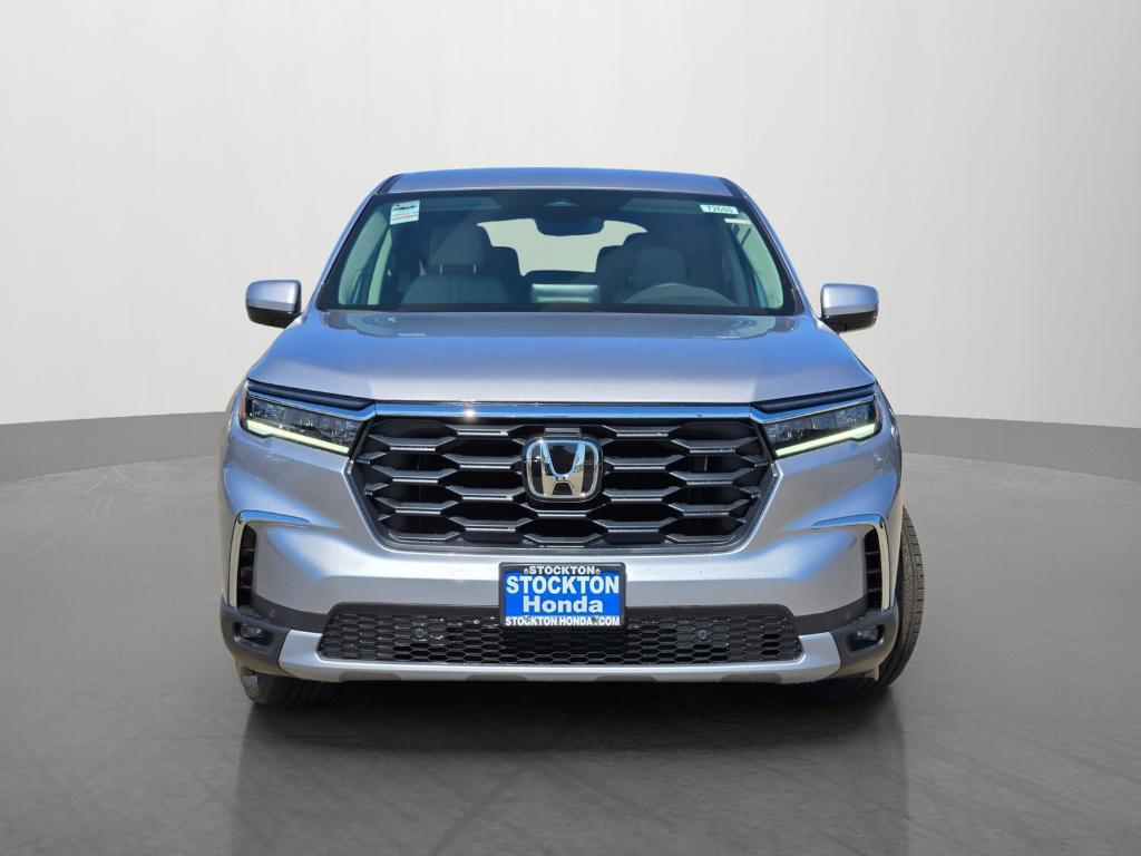 new 2025 Honda Pilot car, priced at $47,541
