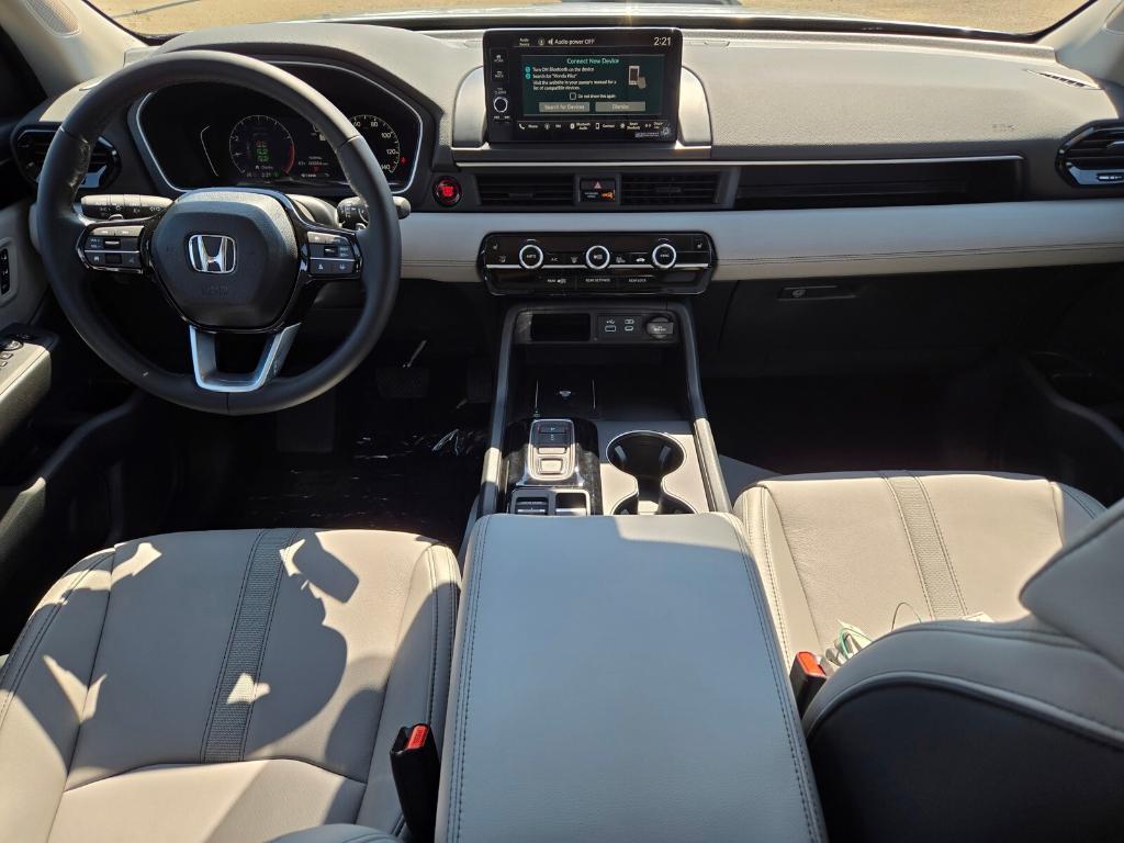 new 2025 Honda Pilot car, priced at $47,541