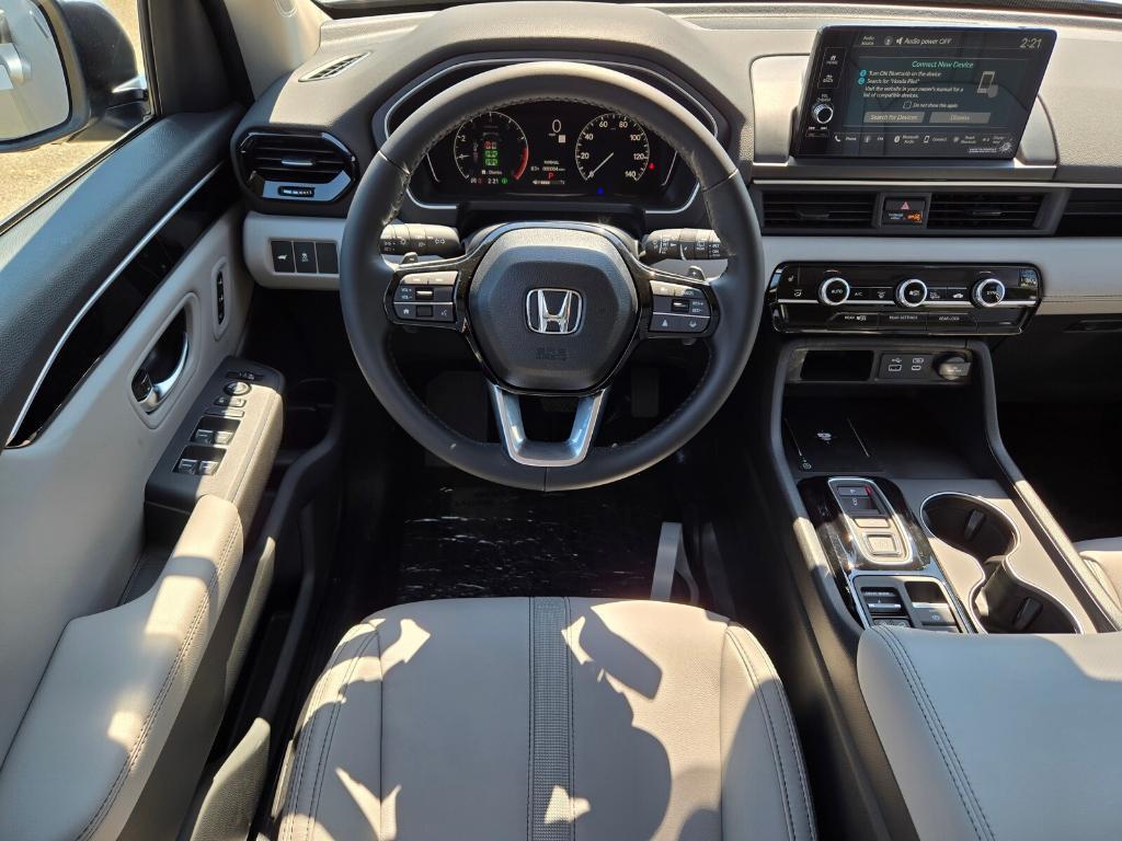 new 2025 Honda Pilot car, priced at $47,541