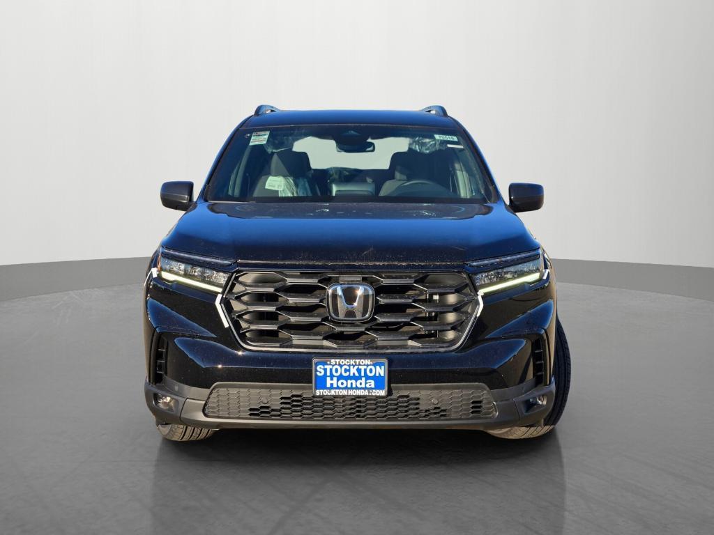 new 2025 Honda Pilot car, priced at $46,185