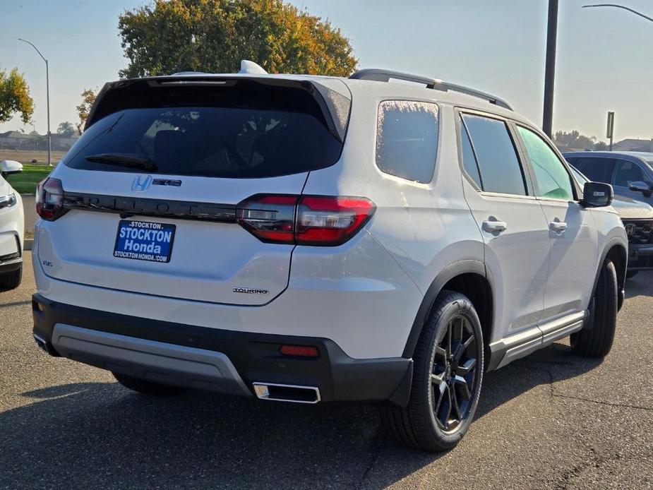 new 2025 Honda Pilot car, priced at $56,440