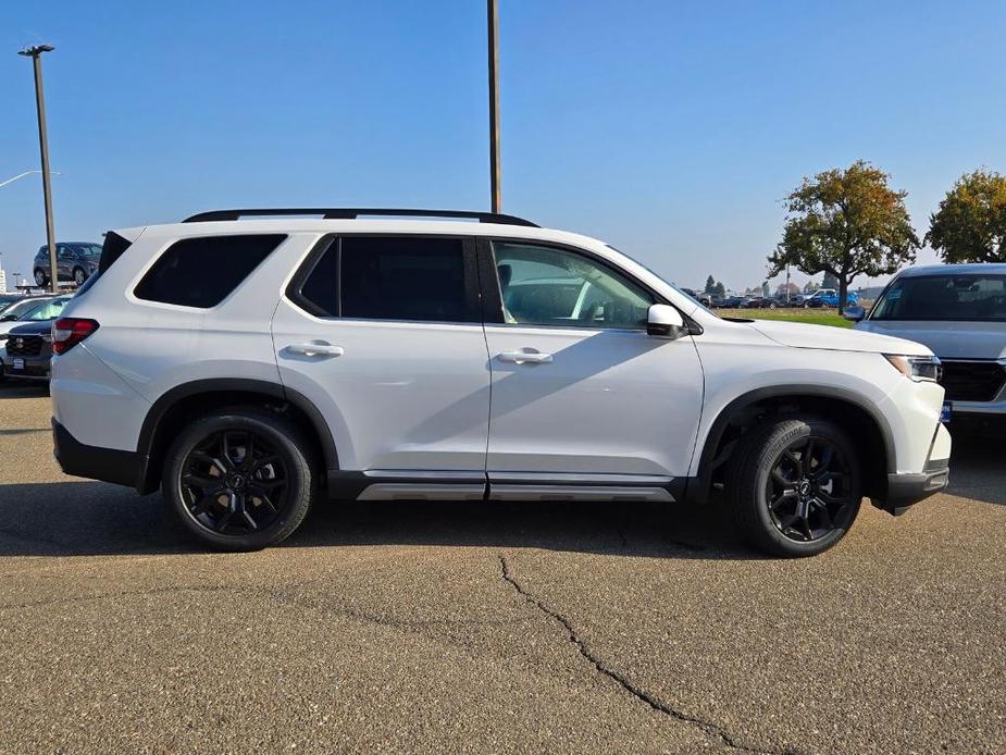 new 2025 Honda Pilot car, priced at $56,440