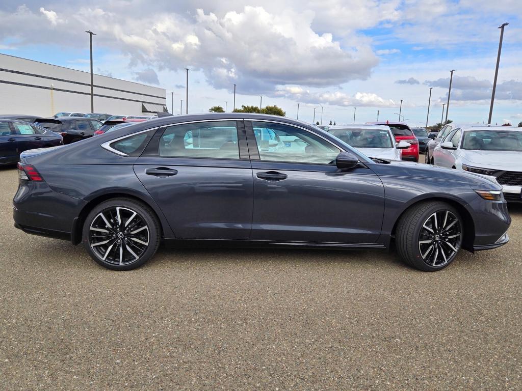 new 2025 Honda Accord Hybrid car, priced at $43,185