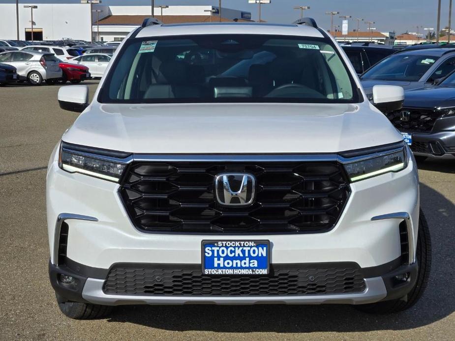 new 2025 Honda Pilot car, priced at $54,240