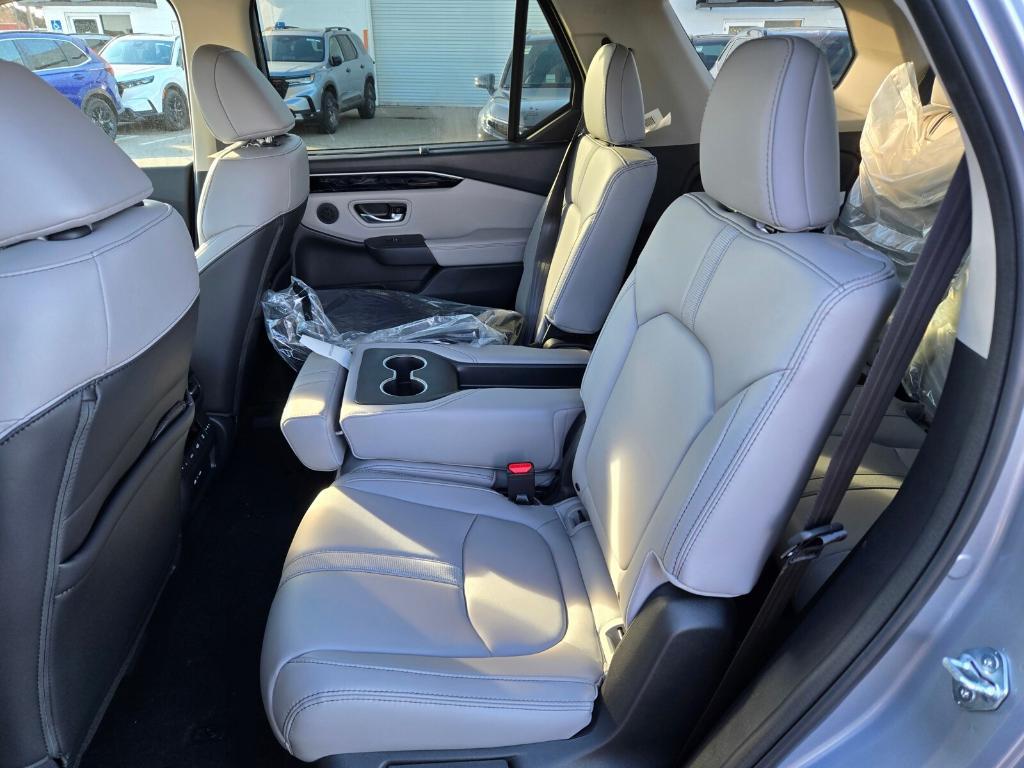 new 2025 Honda Pilot car, priced at $47,685