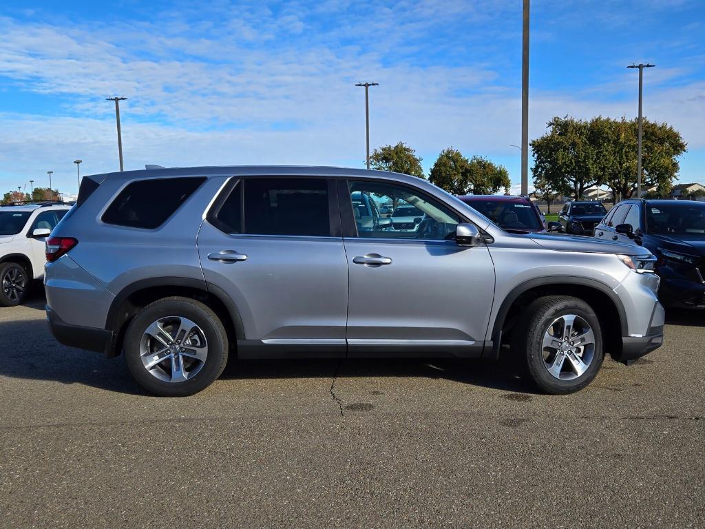 new 2025 Honda Pilot car, priced at $47,685