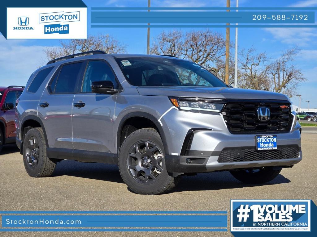 new 2025 Honda Pilot car, priced at $53,585