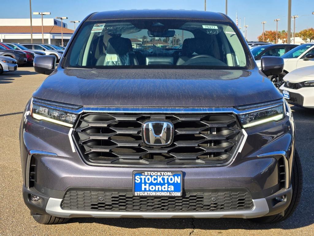 new 2025 Honda Pilot car, priced at $52,535