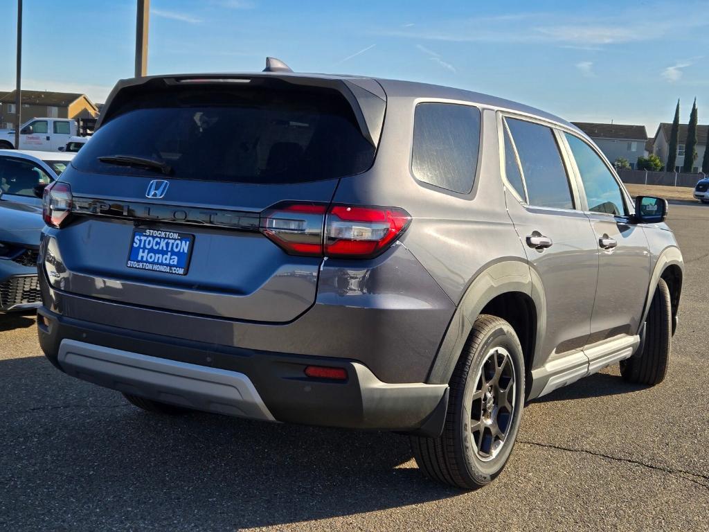 new 2025 Honda Pilot car, priced at $52,535