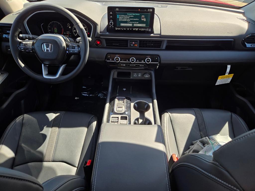 new 2025 Honda Pilot car, priced at $54,395