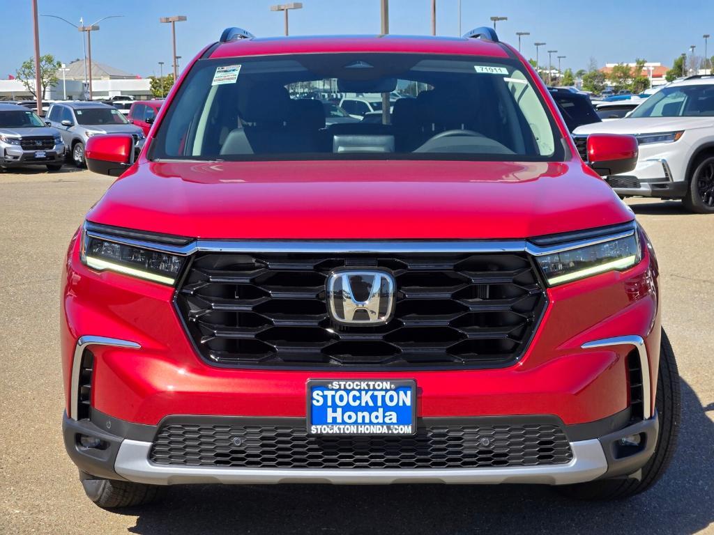 new 2025 Honda Pilot car, priced at $54,395