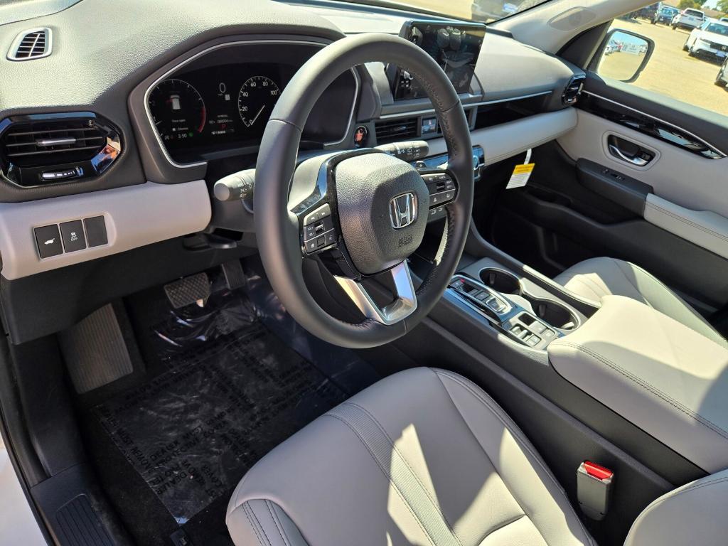new 2025 Honda Pilot car, priced at $48,340