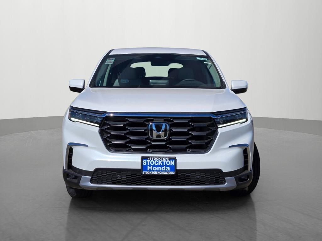 new 2025 Honda Pilot car, priced at $48,340
