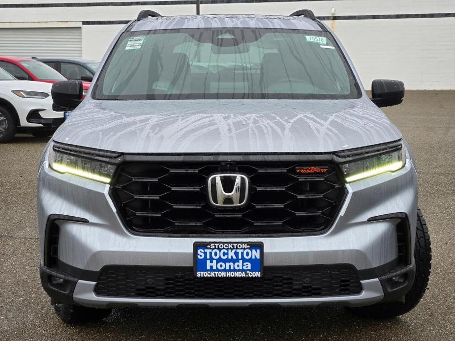 new 2025 Honda Pilot car, priced at $54,065