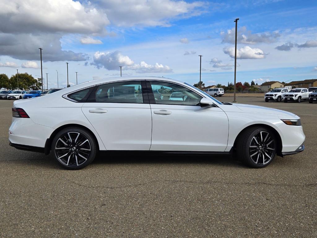 new 2025 Honda Accord Hybrid car, priced at $43,640