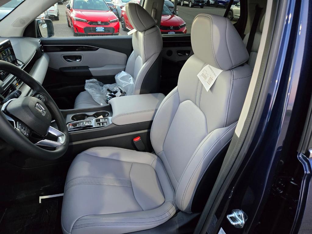 new 2025 Honda Pilot car, priced at $48,435