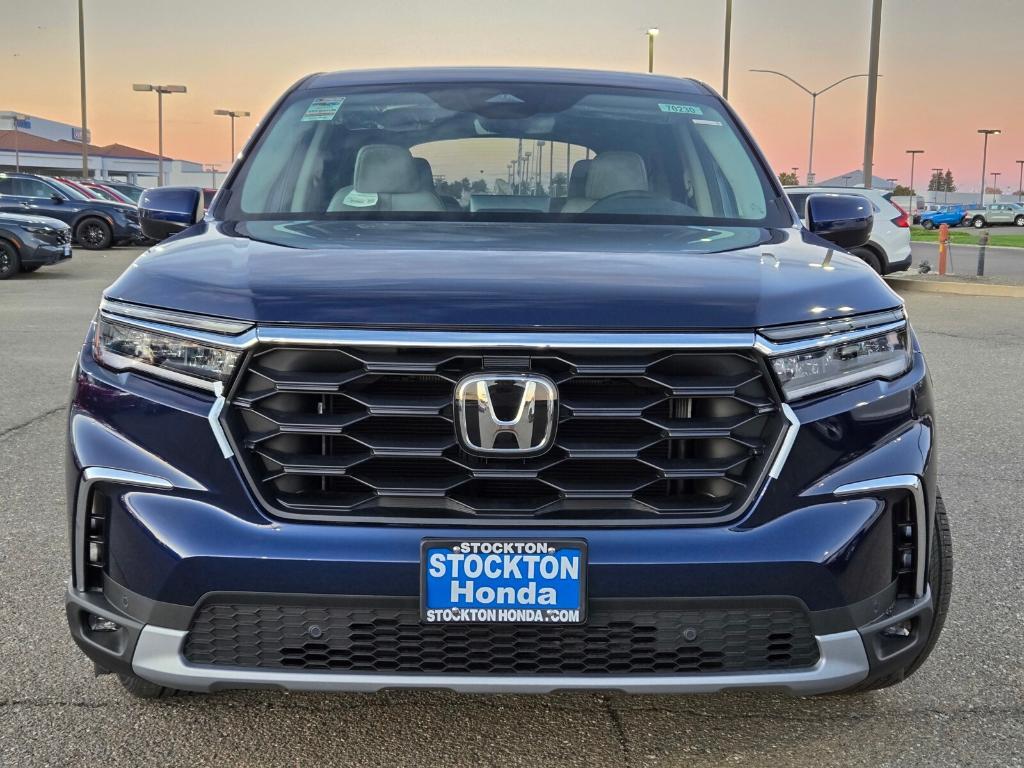 new 2025 Honda Pilot car, priced at $48,435