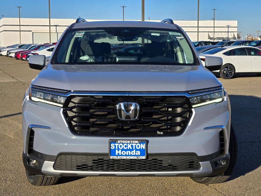 new 2025 Honda Pilot car, priced at $53,130