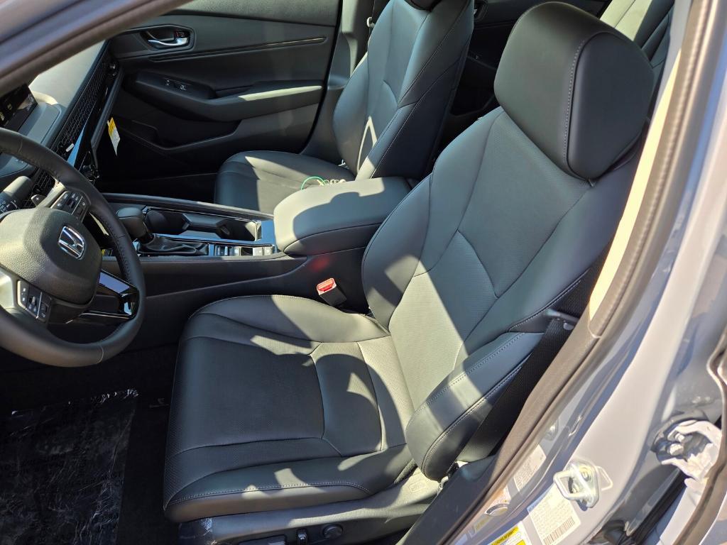 new 2025 Honda Accord Hybrid car, priced at $39,435