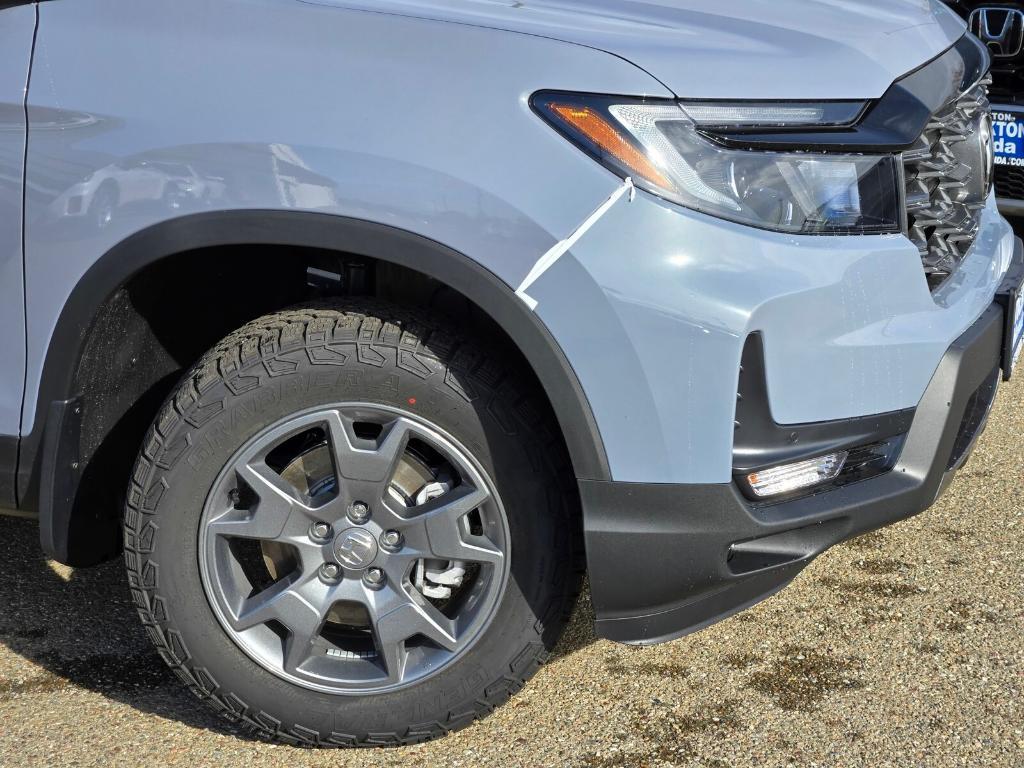 new 2025 Honda Passport car, priced at $49,640