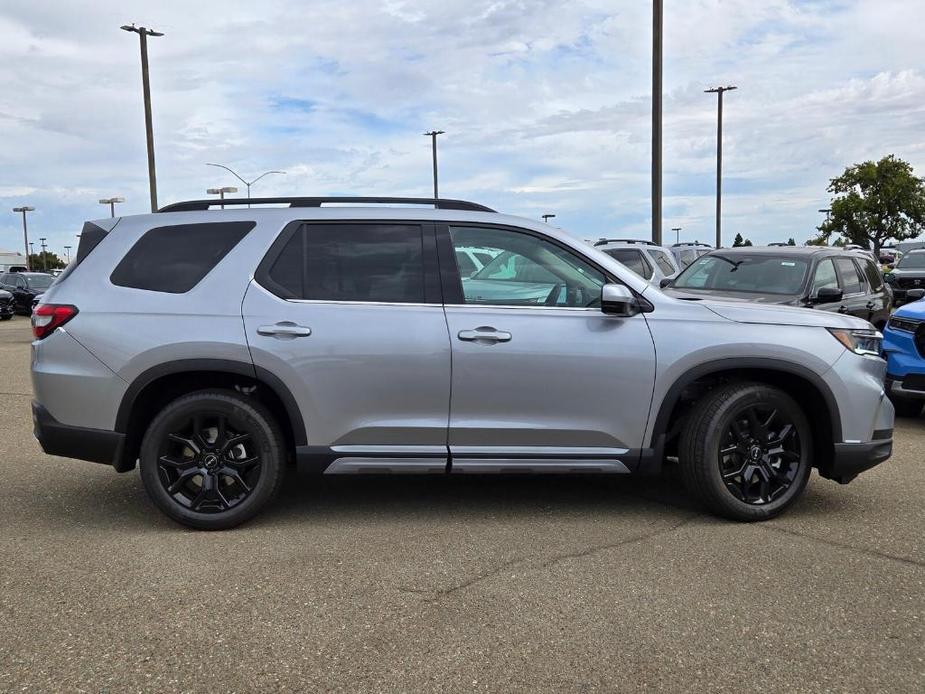 new 2025 Honda Pilot car, priced at $54,515