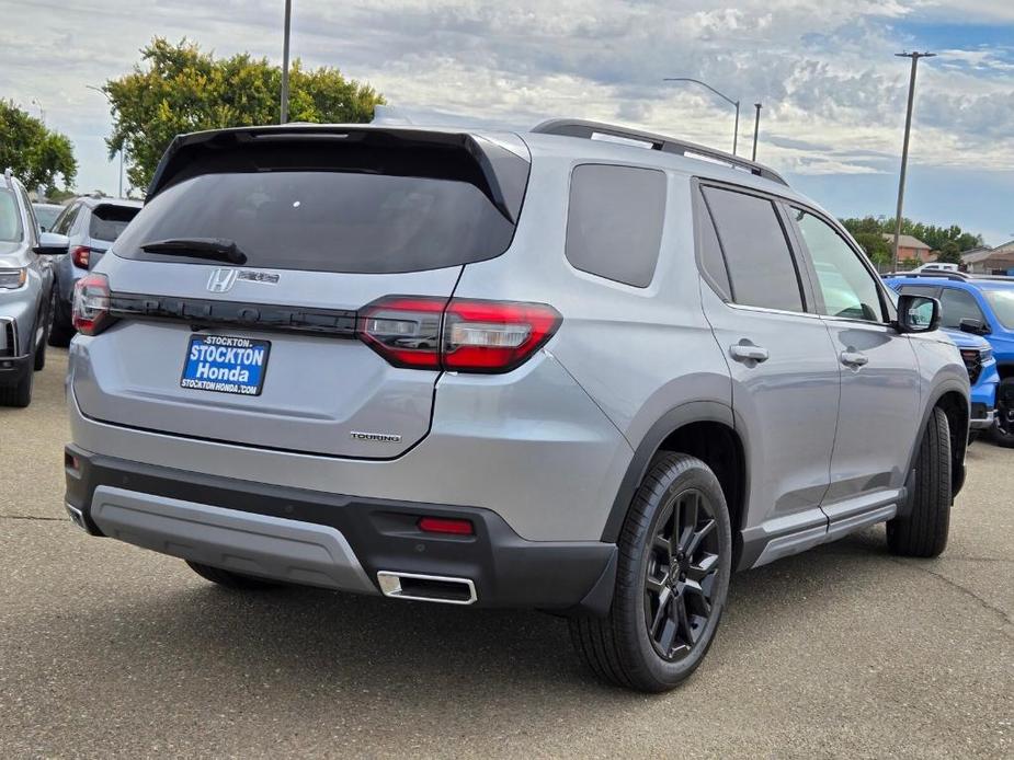 new 2025 Honda Pilot car, priced at $54,515