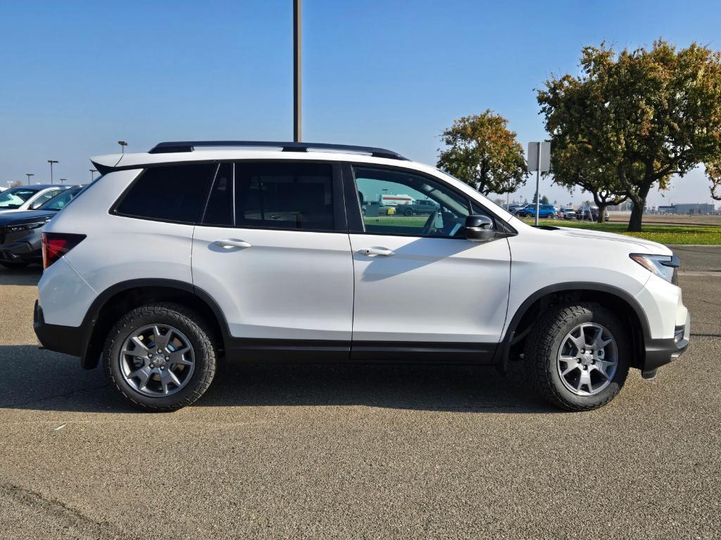 new 2025 Honda Passport car, priced at $49,640