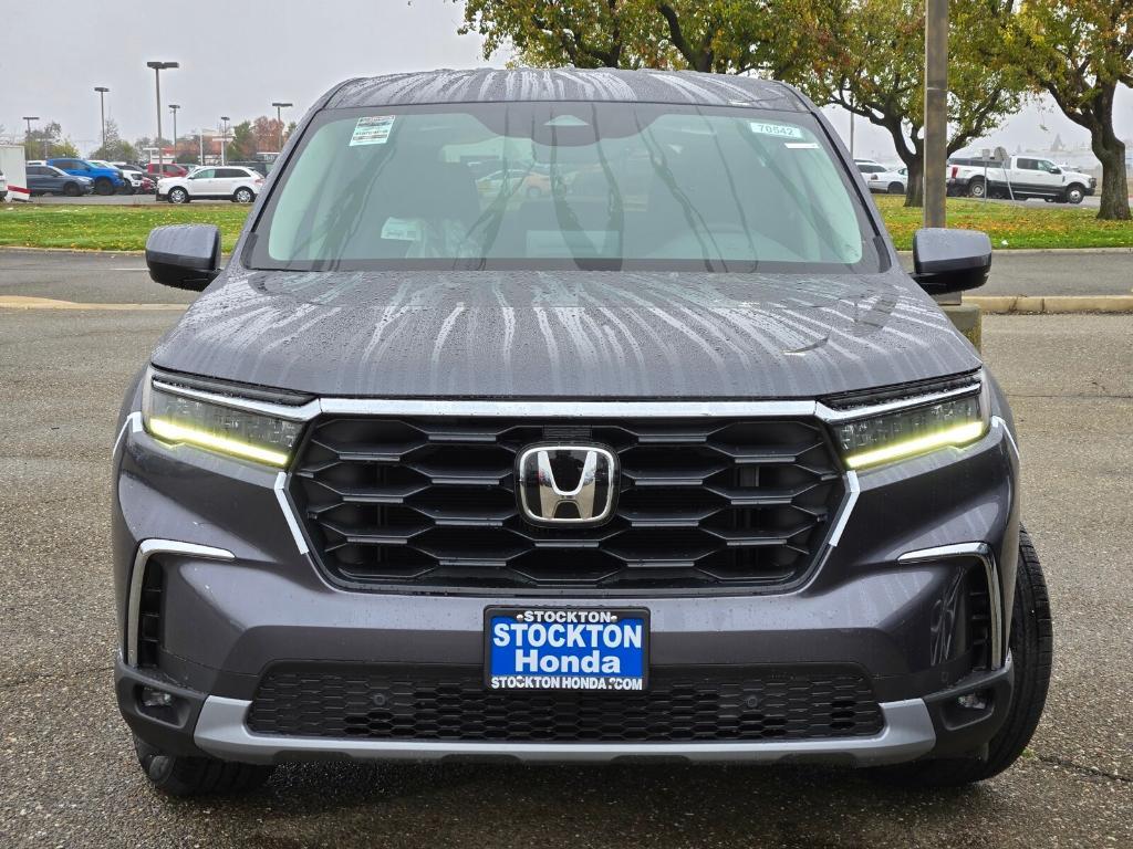 new 2025 Honda Pilot car, priced at $48,415