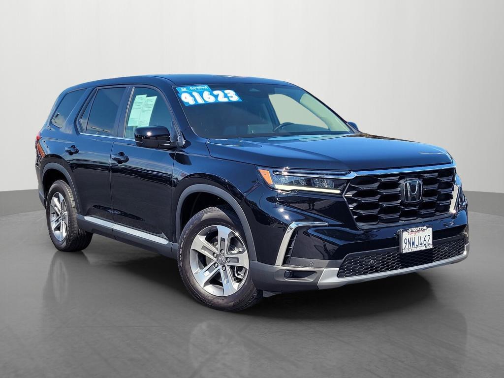 used 2025 Honda Pilot car, priced at $40,928
