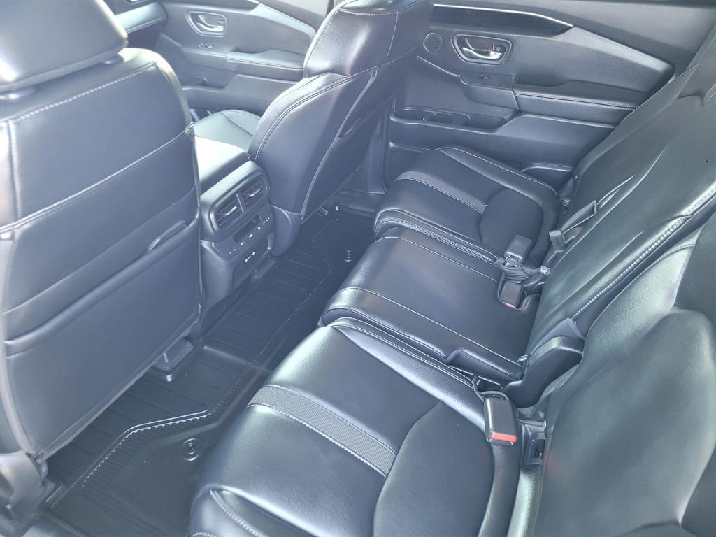 used 2025 Honda Pilot car, priced at $40,928