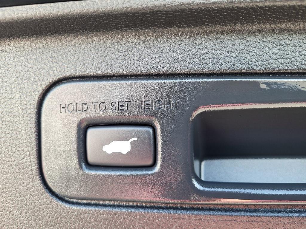 used 2025 Honda Pilot car, priced at $40,928