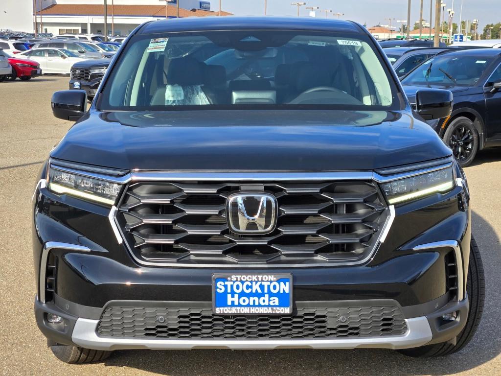 new 2025 Honda Pilot car, priced at $49,785